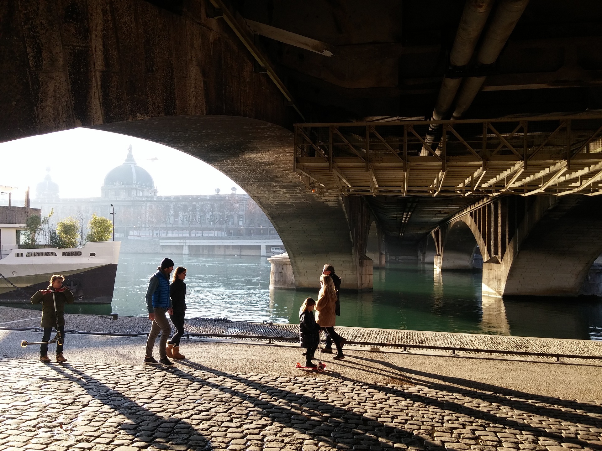 Quais du Rhône © Bertomic / Pixabay