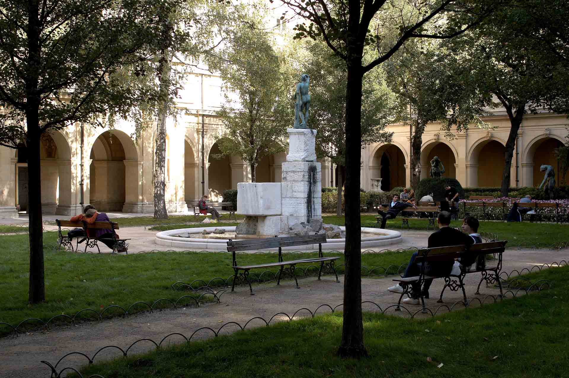 Lyon : la future place des Terreaux ne laisse personne indifférent - Lyon  Capitale