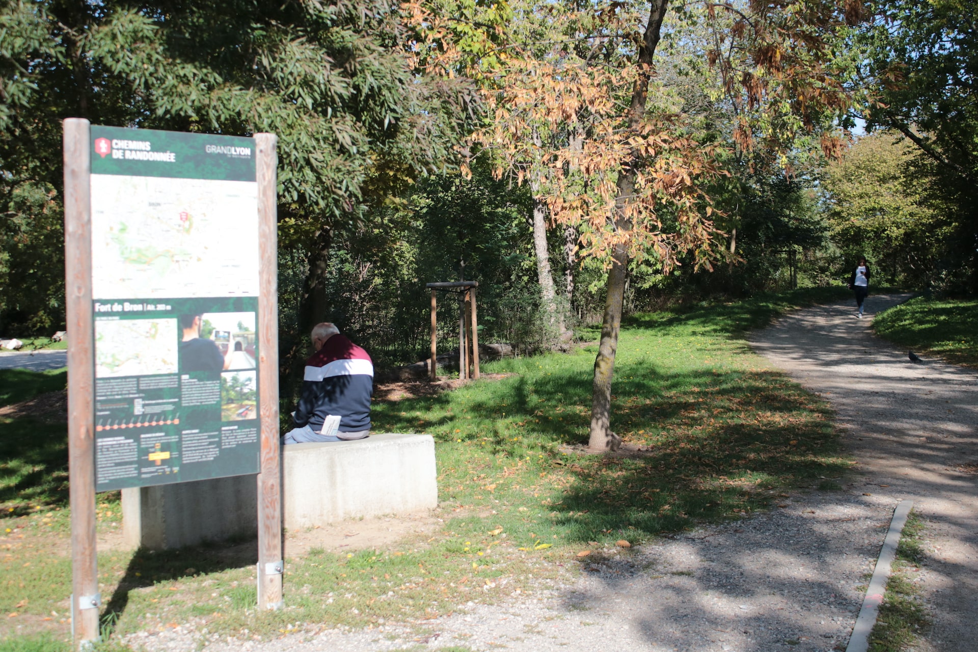 Le fort de Bron, point de départ de randonnées © Claire Morel