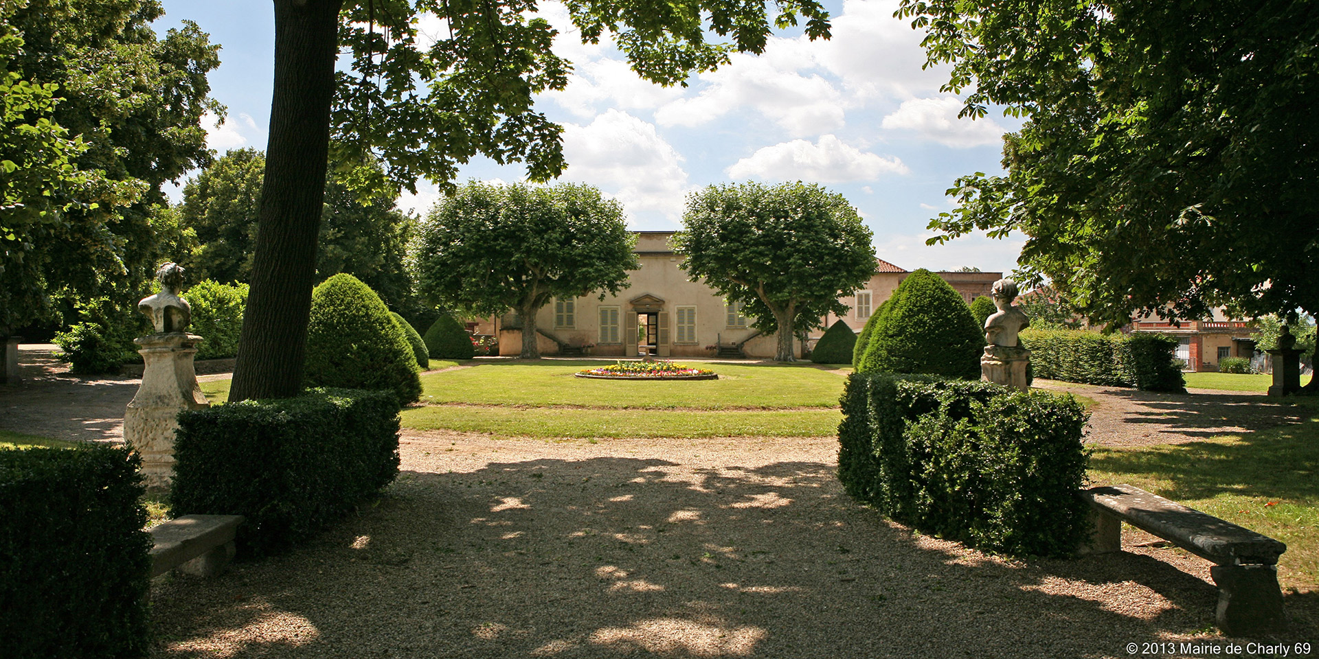 Domaine Melchior Philibert (jardins à la française) à Charly © Ville de Charly