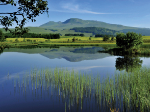 Lac dans le massif du Sancy en Auvergne  © CRDTA/Joel Damase