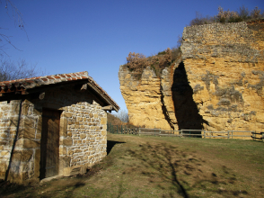 Pierres dorées de la carrière de Glay