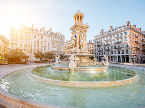 Place des Jacobins, Lyon © Helen Ross/ Shutterstock_670146328