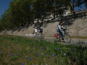 A vélo sur les Berges du Rhône © Jack Leone / Grand Lyon