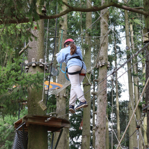 Monts du Lyonnais : accrobranche sur le plateau d'Yzeron © OTMDL